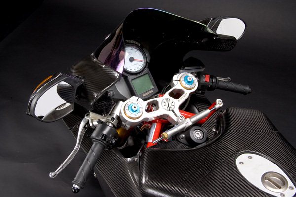 Мотоцикл Ducati 749 с карбоновым обвесом Carbon Dry Japan AG02