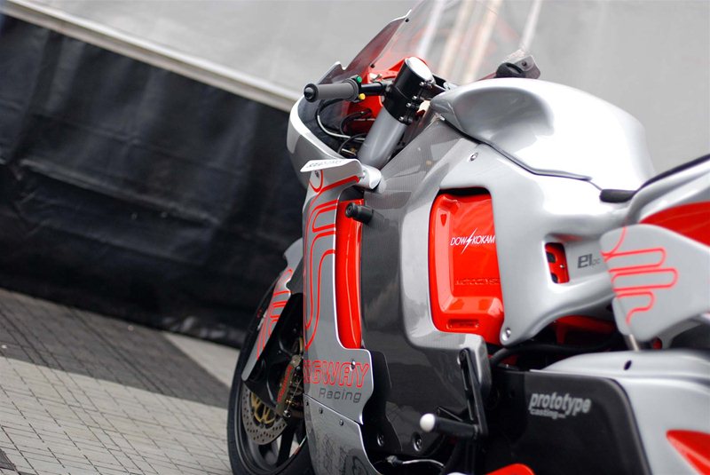 Гоночный электроцикл MotoCzysz E1pc 2012